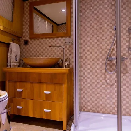 بوتيل Aegean Pearl