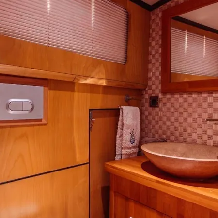 بوتيل Aegean Pearl