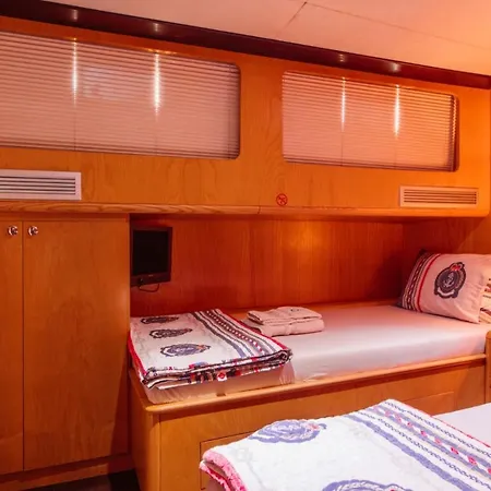 بوتيل Aegean Pearl