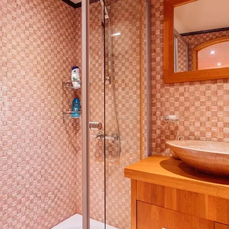 Botel Aegean Pearl